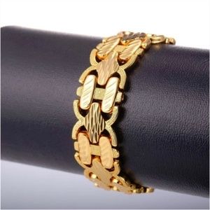Mens "Jeremiah" 18K Gold Plated Curving Bracelet